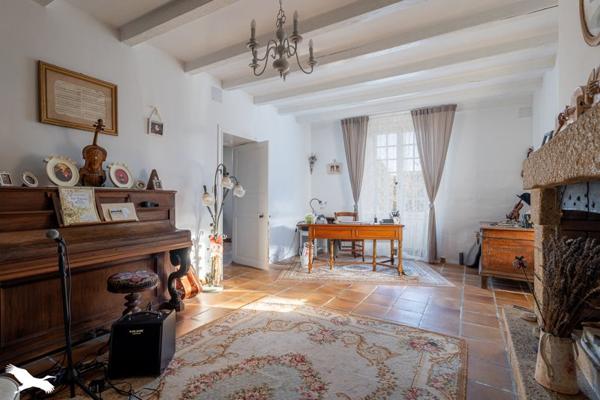 Maison à vendre |  Beauvais-sur-Matha |  7 pièces | 230 m²