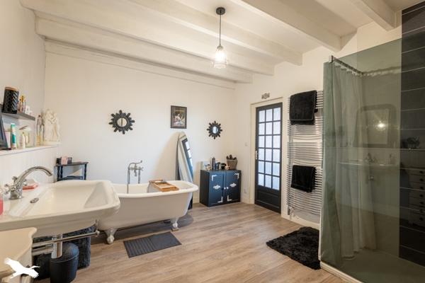 Maison à vendre |  Beauvais-sur-Matha |  7 pièces | 230 m²