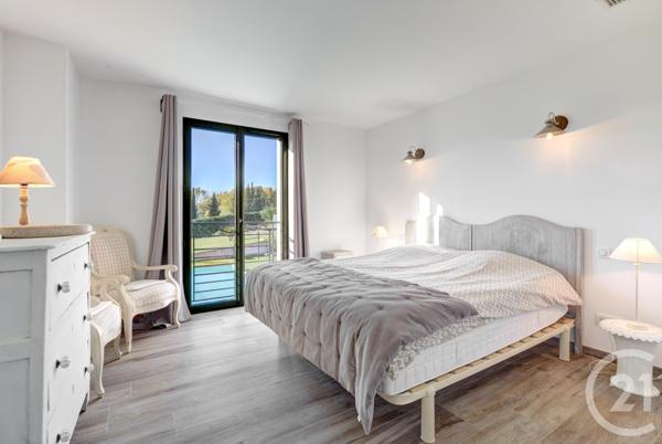 Maison à vendre  5 pièces - 223 m2 CHATEAUNEUF GRASSE - 06