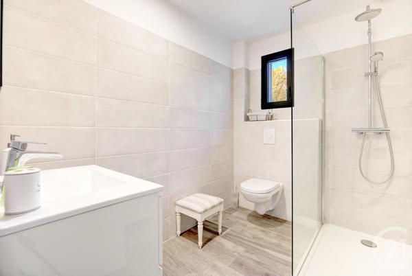 Maison à vendre  5 pièces - 223 m2 CHATEAUNEUF GRASSE - 06