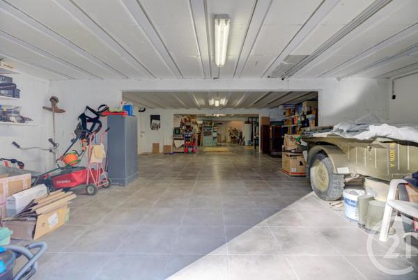 Maison à vendre  5 pièces - 223 m2 CHATEAUNEUF GRASSE - 06