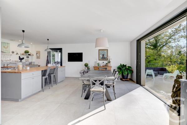 Maison à vendre  5 pièces - 223 m2 CHATEAUNEUF GRASSE - 06