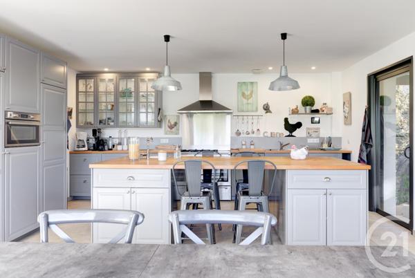 Maison à vendre  5 pièces - 223 m2 CHATEAUNEUF GRASSE - 06