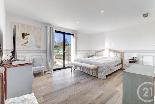 Maison à vendre  5 pièces - 223 m2 CHATEAUNEUF GRASSE - 06
