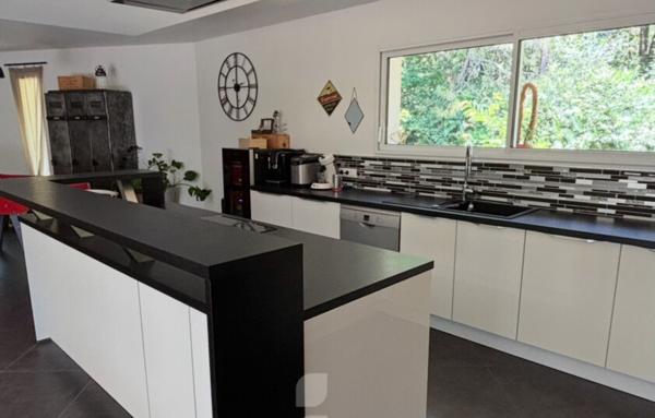 Maison familiale de plain-pied à Salles   Grand terrain et excellente performance énergétique