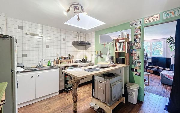 Immeuble à vendre    11 pièces •  Aspet
