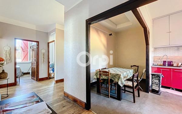 Immeuble à vendre    11 pièces •  Aspet