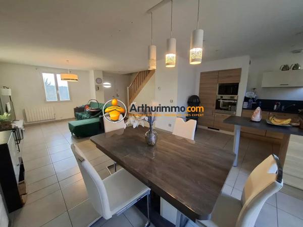 Location                                                      Maison
                        
                     5 pièces                      102 m2                     à Pommeuse