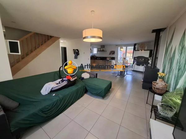Location                                                      Maison
                        
                     5 pièces                      102 m2                     à Pommeuse