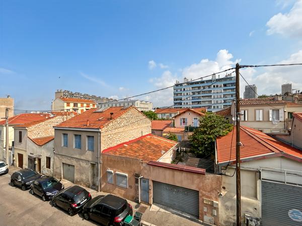 Marseille (13014) T2 de 34 m2 dans immeuble rénové au Canet