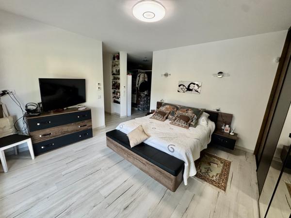 Villa contemporaine 203 m2 avec piscine et garage Sainte-Cécile-les-Vignes (84290)