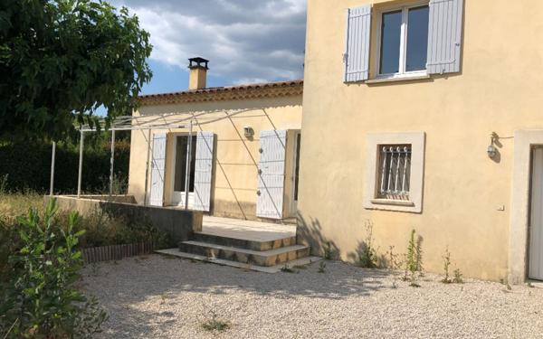 Maison à louer    3 pièces •  Salon-de-Provence