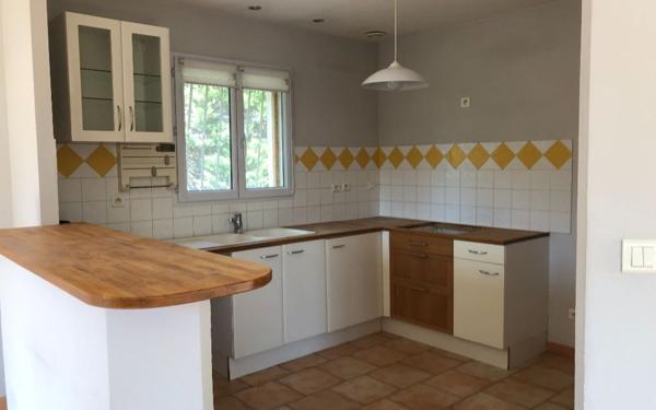 Maison à louer    3 pièces •  Salon-de-Provence