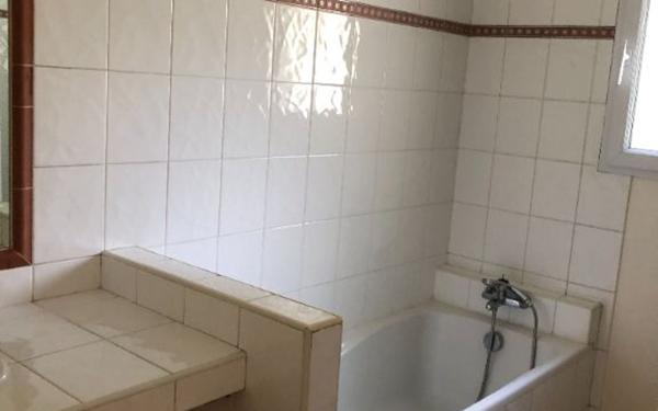 Maison à louer    3 pièces •  Salon-de-Provence