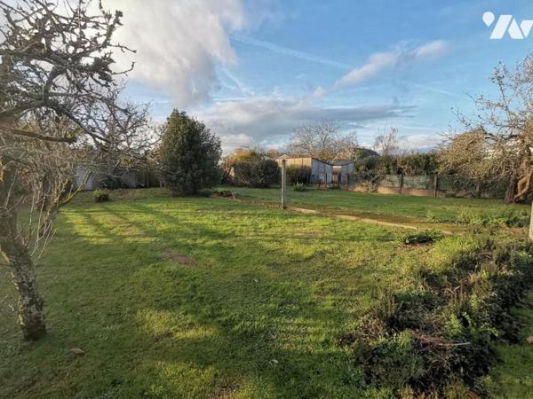 terrain proche commerces, commerces et lycée