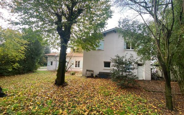 Maison à vendre    6 pièces • 204 m2 Pessac