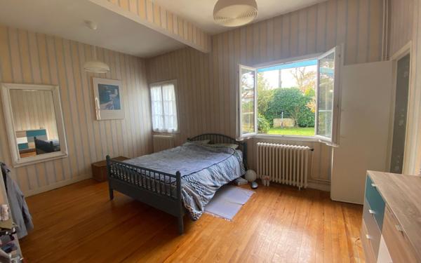 Maison à vendre    6 pièces • 204 m2 Pessac