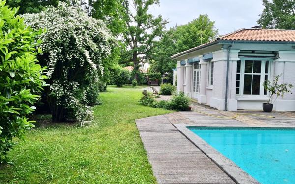 Maison à vendre    6 pièces • 204 m2 Pessac