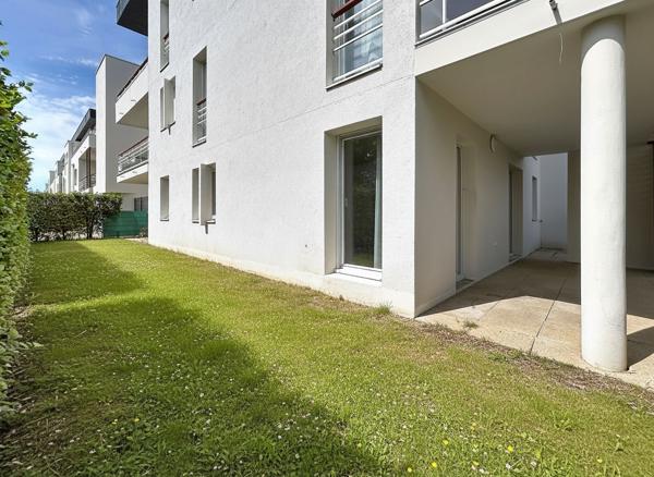 Appartement T3 en rez-de-jardin avec terrasse et parking privatif - SAINT-AVERTIN