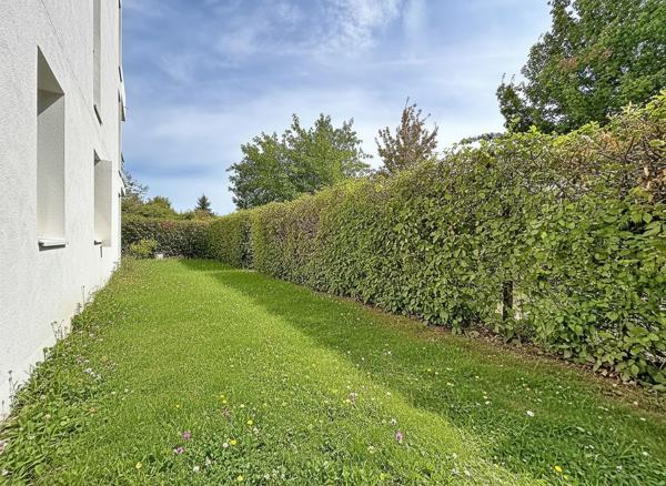 Appartement T3 en rez-de-jardin avec terrasse et parking privatif - SAINT-AVERTIN