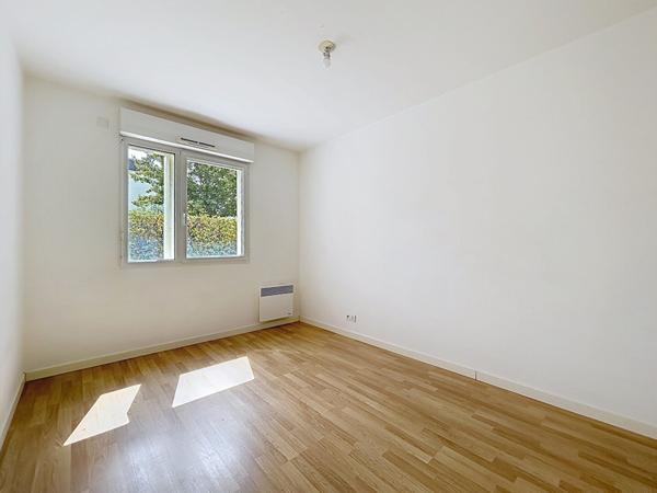 Appartement T3 en rez-de-jardin avec terrasse et parking privatif - SAINT-AVERTIN