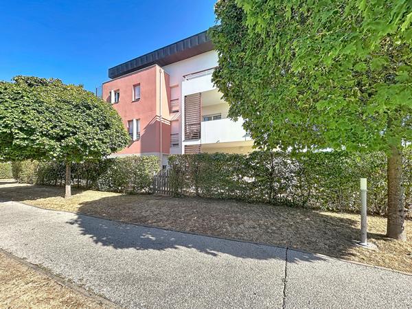 Appartement T3 en rez-de-jardin avec terrasse et parking privatif - SAINT-AVERTIN