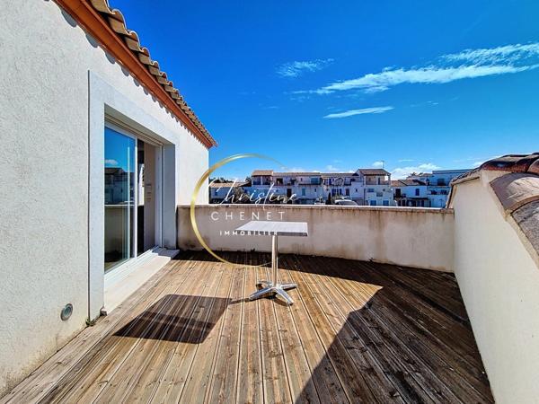 Marina 3 chambres avec appontement de 15 m pour bateau