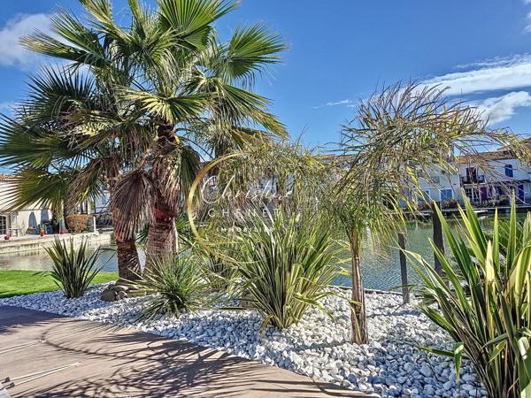 Marina 3 chambres avec appontement de 15 m pour bateau