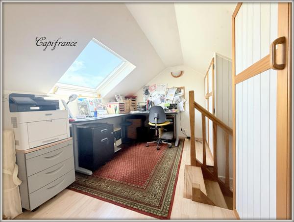 Maison à vendre 5 pièces  sous-sol en partie aménagée.