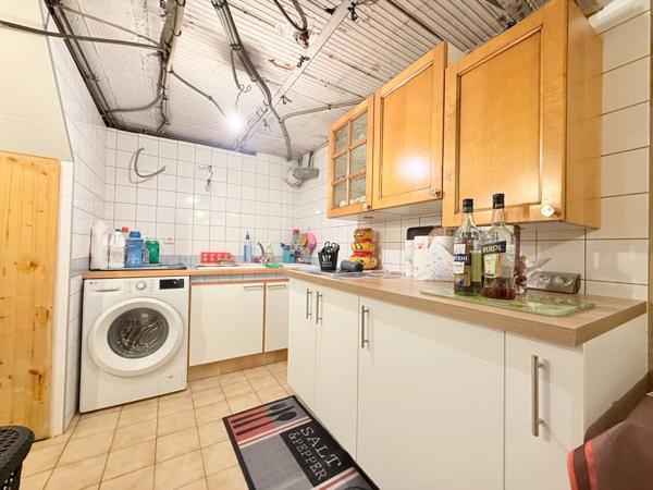 Maison à vendre 5 pièces  sous-sol en partie aménagée.