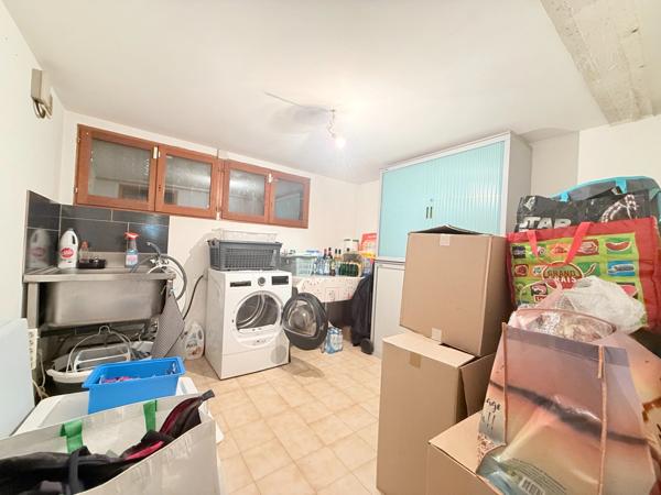 Maison à vendre 5 pièces  sous-sol en partie aménagée.