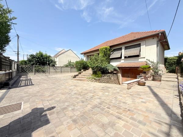 Maison à vendre 5 pièces  sous-sol en partie aménagée.