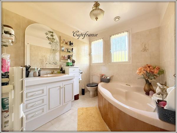 Maison à vendre 5 pièces  sous-sol en partie aménagée.