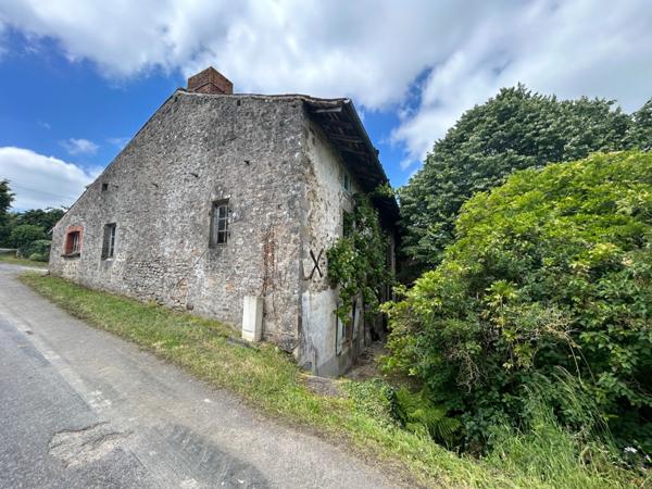 Corps de ferme à rénover avec terrain de 1203 m2