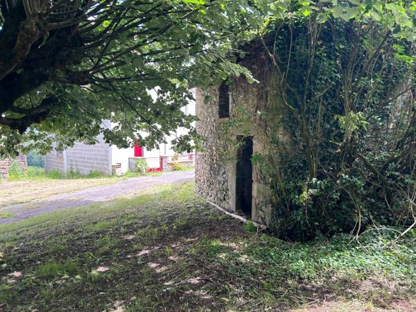 Corps de ferme à rénover avec terrain de 1203 m2