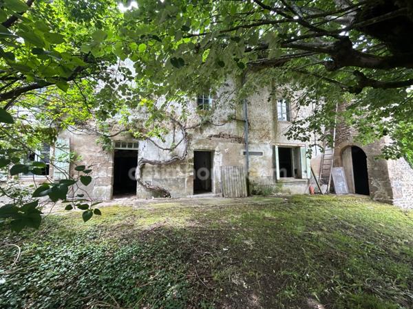 Corps de ferme à rénover avec terrain de 1203 m2