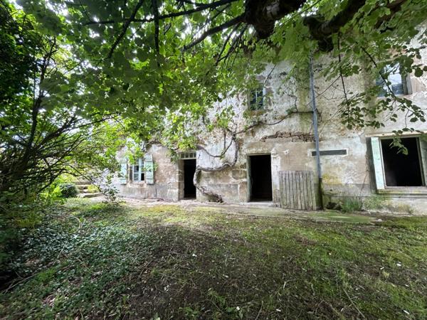 Corps de ferme à rénover avec terrain de 1203 m2