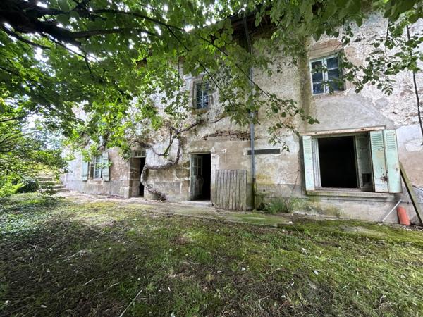 Corps de ferme à rénover avec terrain de 1203 m2