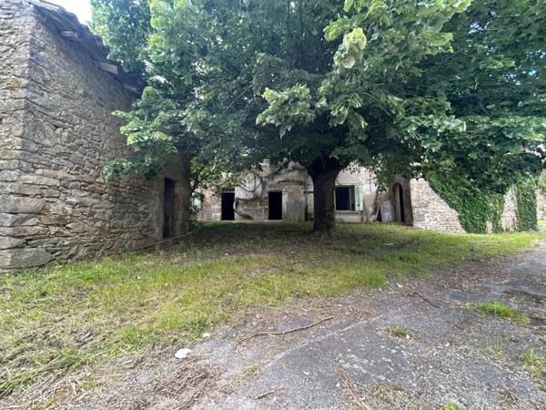 Corps de ferme à rénover avec terrain de 1203 m2