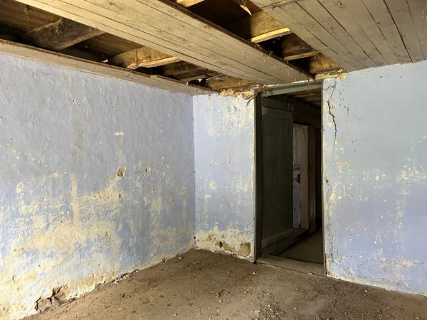 Corps de ferme à rénover avec terrain de 1203 m2