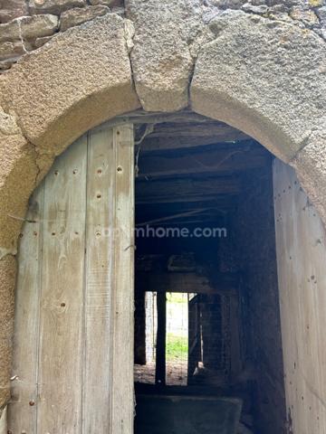 Corps de ferme à rénover avec terrain de 1203 m2