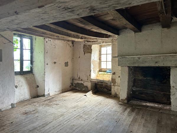 Corps de ferme à rénover avec terrain de 1203 m2