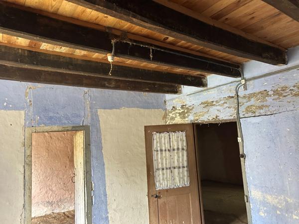 Corps de ferme à rénover avec terrain de 1203 m2