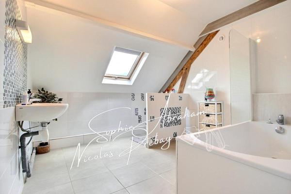 Maison, 6 chambres, sur sous-sol total avec jardin clos