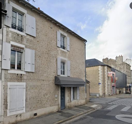 Immeuble Proche Centre-Ville - POITIERS