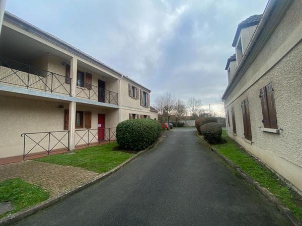À vendre loué appartement 2 pièces au Perray-en-Yvelines