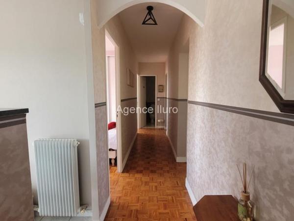 Location meublée - T3 - Oloron-sainte-marie - Réf.:205424 Bel appartement T3 meublé - Balcon - cave - Ascenseur