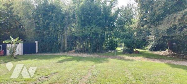 Hameau calme à 8 min de Melle et 5 min de LEZAY. Belle longère bien exposée sans vis à vis réno...