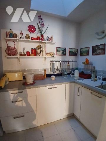 Maison de ville sur trois niveaux avec garage