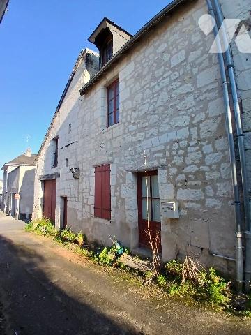 Maison de ville sur trois niveaux avec garage